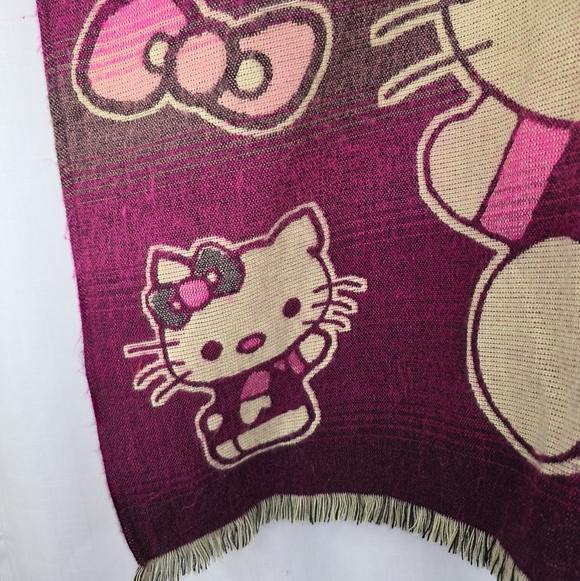Hello Kitty Bow Cat Cape Poncho Hooded Soft Warm Unisex One Size Fits Most - Picture 4 of 15